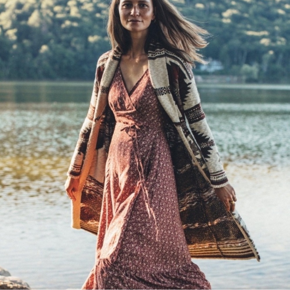 Faherty Rosabel pink floral wrap dress. Size Large. EUC